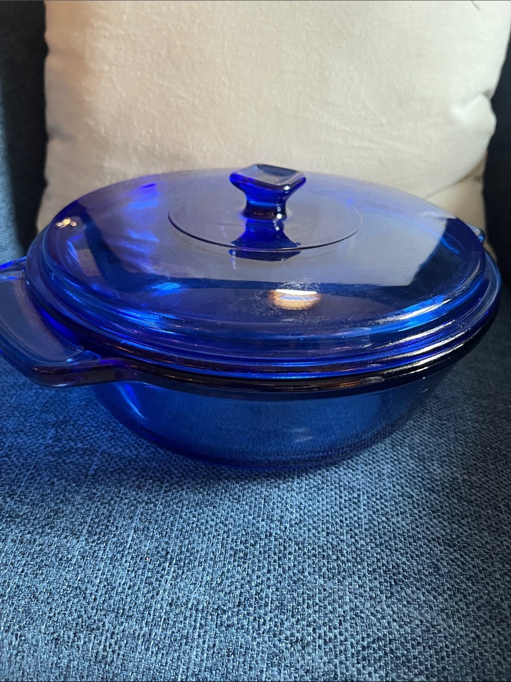 Anchor Ovenware 2 qt 9" blue casserole dish with lid